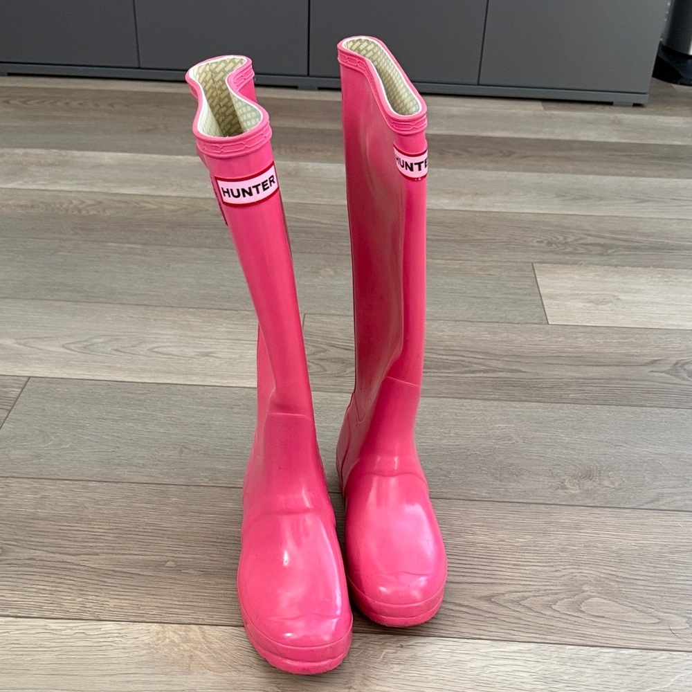 Hunter Women's Bright Pink Rain Boots